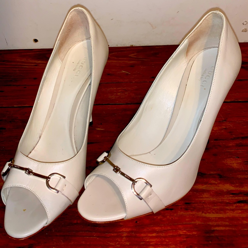 Gucci Putty Leather Peep Toe Pumps